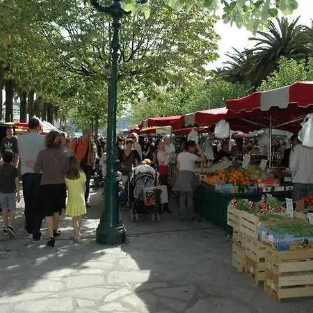 T2 Type New Yorkais Ajaccio (Corsica)