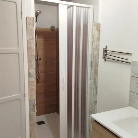 T2 Type New Yorkais * Ajaccio (Corsica)