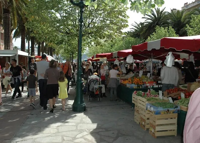 T2 Type New Yorkais Ajaccio (Corsica)